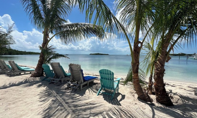 Great Guana Cay Haus | #7 - Guana Beach Inn @sunset beach, Guana Cay