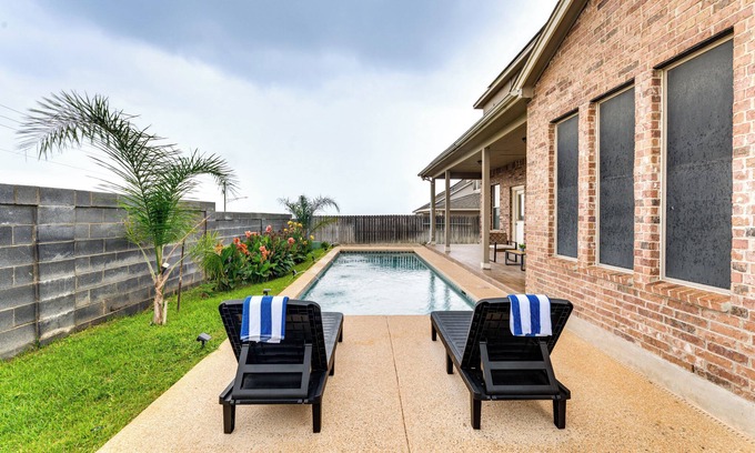 Bonanza Haus | 7 Mi to Lake Casa Blanca: Laredo Family Home!