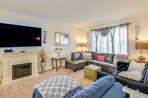 Oxon Hill-Glassmanor Haus | 7 Mi to National Harbor Pet-Friendly Family Home