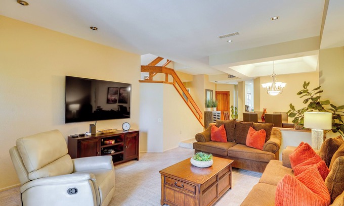 Scottsdale Ranch Eigentumswohnung | 7 Mi to TPC Scottsdale: Condo w/ Water Views!