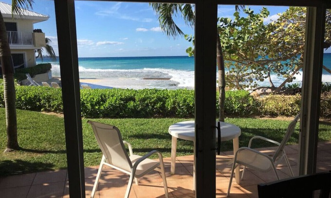 Seven Mile Beach Eigentumswohnung | 7 Mile Beach-Front Condo mit 3 Betten / 3 Bädern und 2 Queensize-Betten - max. 10