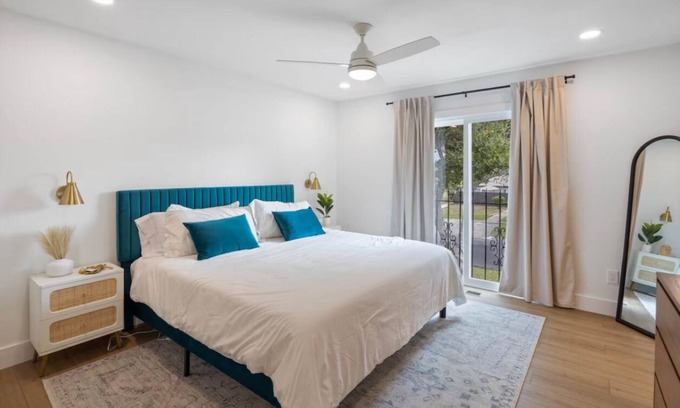 Ono Island Haus | 7 min from the beach - Charming townhome in a golf course community