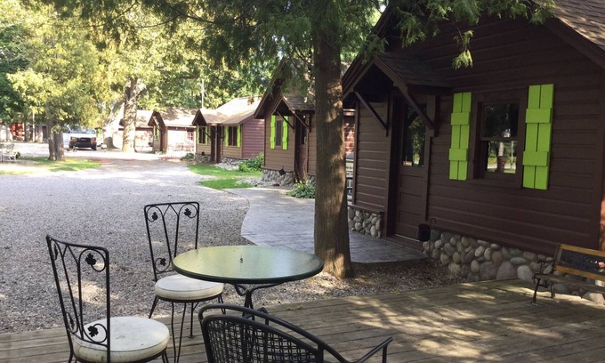 Honor Kabine | Mieten Sie das ganze Resort ~ 7 modernisierte gemütliche Hütten zusammen auf dem Platte River!