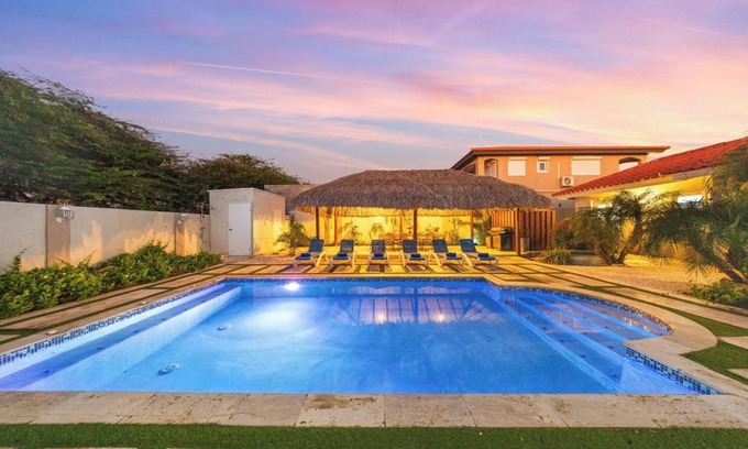 Palm Beach Haus | 7BR Oasis in Paradise on One Happy Island