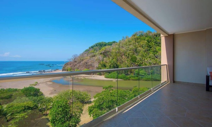 Barrio Los Faroles Eigentumswohnung | Directly on Beach, 7th Floor, Room for many Friends.