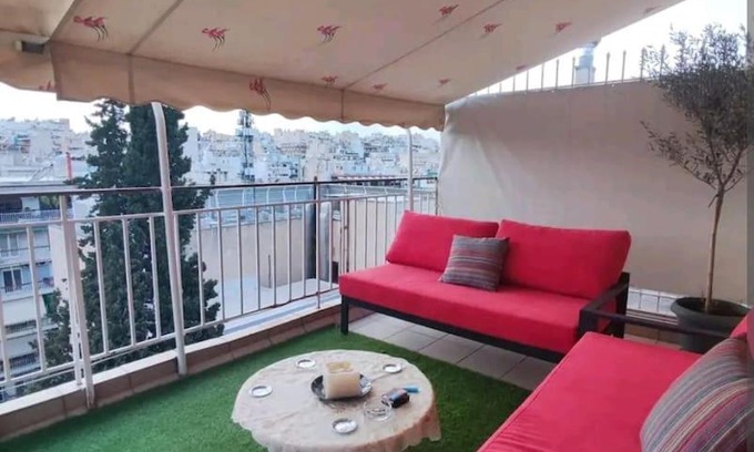 Vyronas Wohnung | 7th floor spacious veranda in the heart of Athens