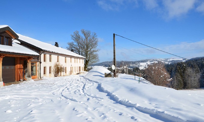 Les Moussieres Hütte | 8 Pers. Ferienunterkunft Gite Haut Jura Die Scheunen des Roten Kreuzes