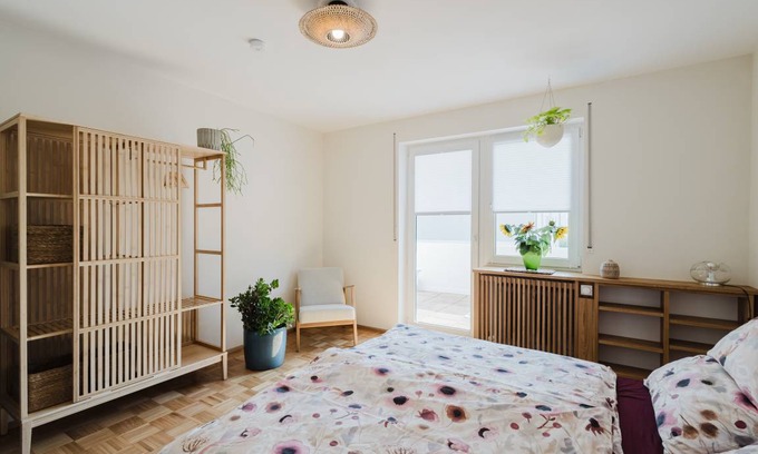 Weiden in der Oberpfalz Wohnung | 81 m² Ferienwohnung ∙ 2 Schlafzimmer ∙ 4 Gäste