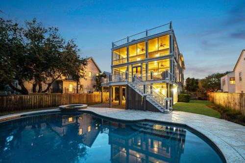 Isle of Palms Haus | 814 Carolina - Custom Private Home -Pool, Roof Top Deck