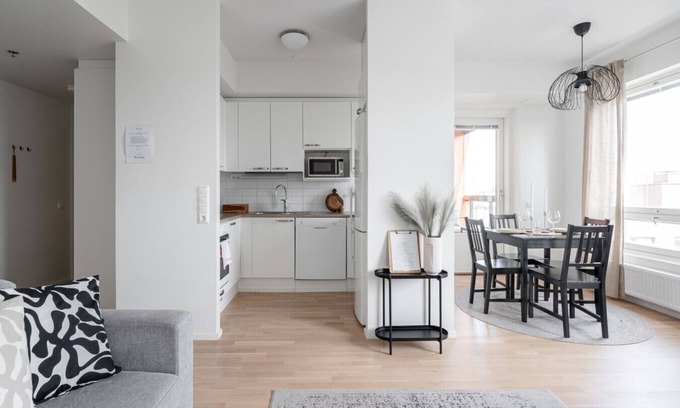 Tampere Wohnung | 8th Floor 1BR Home with Sauna, Balcony & Views