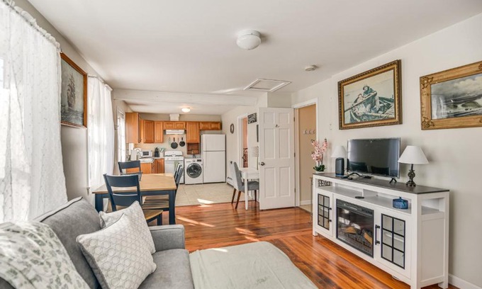 Westport Haus | 9 Mi to Beach Home with Private Yard in Westport