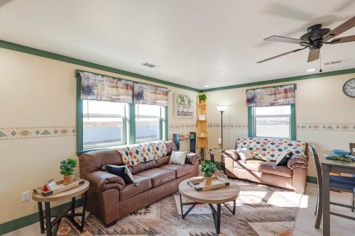 Carlsbad Wohnung | 9 Mi to Lake Carlsbad Pet-Friendly Apt
