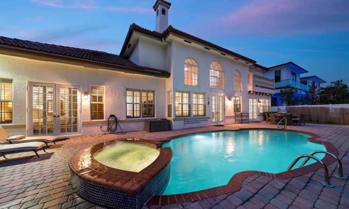 Tropic Isle Haus | 944 Managed by Brampton Park