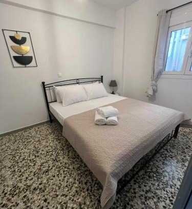 Petalidi Haus | Aμvrosia Petalidi Square - Free WiFi, Smart TV, 2' λεπτά από την παραλία