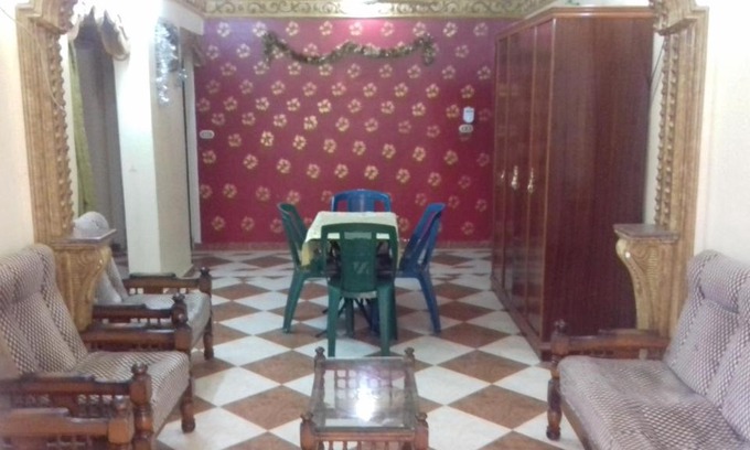 Al-Muntazah Wohnung | A 3-BR apt w FP, GV & 20 min to the sea & Muntazah
