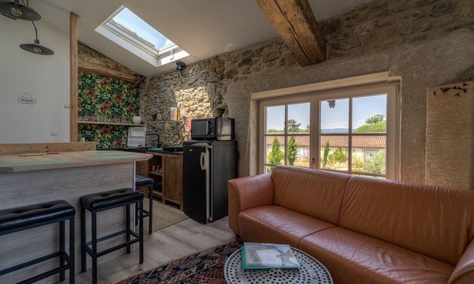 Pennautier Wohnung | A 5 Min. de Carcassonne, Gîte -appart. du Troubadour Aznavour en Pleine Nature