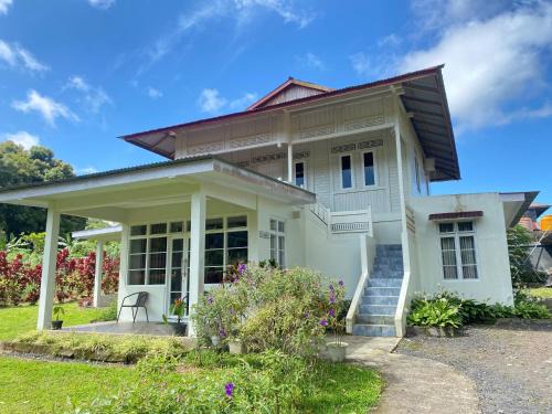 Tomohon Villa | A beautiful and Spacious Rumah Manado 2 Bedrooms with Bathrooms Villa Marion Tomohon
