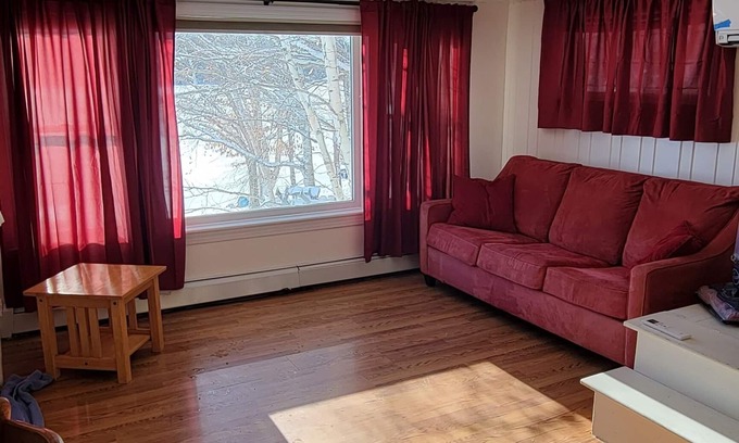 Dedham Haus | A beautiful two Bedroom house located on Green Lake in Maine.