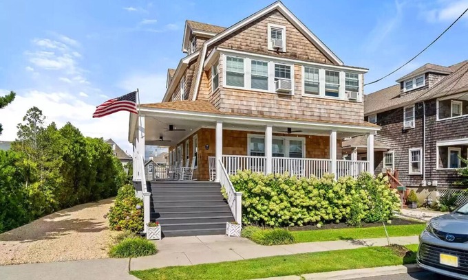 Avon Eigentumswohnung | A block to Beach and 2 to Bay: Cozy 2-bedroom Condo, Bay Head, New Jersey Shore