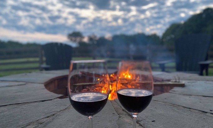 Arlington Haus | Cozy updated barn on 50+ acres!