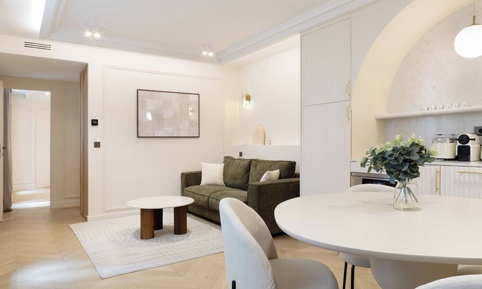 Gaillon Wohnung | A Charming 1-BR/1BA with Services in Opéra