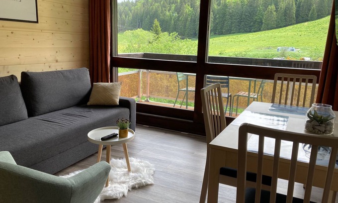 Lamoura Wohnung | A Cocoon in the Hearth of French-Jura