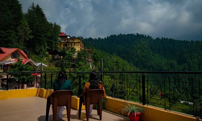 Shimla Haus | A cosy getaway in the foothills at Shimla, with all the comforts of home!