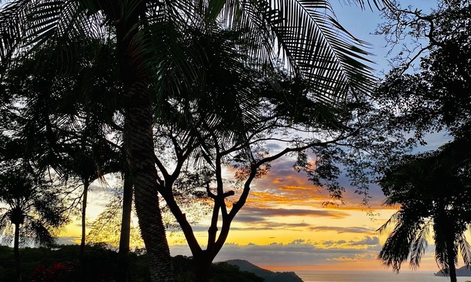 Panama Beach Wohnung | A cozy retreat in the Jungle with Spectacular Views of wildlife and sunsets