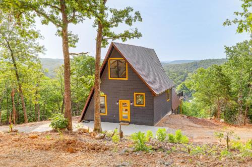 Hardy Haus | A-Frame Hardy Cabin with Spring River Views!