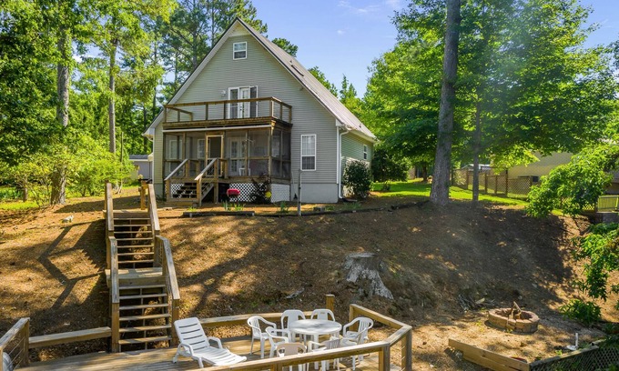 Trimble Haus | A Frame of Mind: 3 BR, 2 BA in Cullman, Sleeps 10