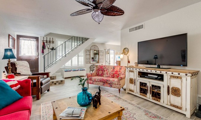 The Lakes Haus | All-Around Gem in a GREAT location!!!