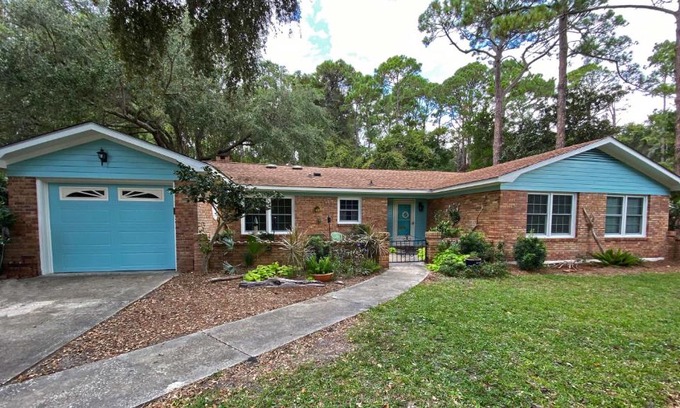 Jekyll Island Haus | A GUST A WIND home