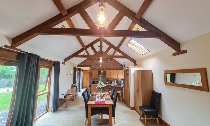 Wotton-under-Edge Haus | A Hidden Gem, Beautiful Barn With Stunning Countryside Views