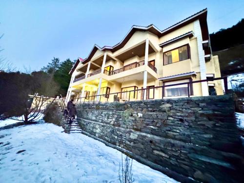 Fagu Haus | A Kufri Home By Charvi Retreat