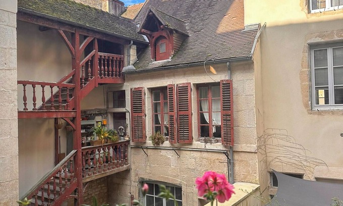 Dole Wohnung | A little cocoon in the heart of old Dole