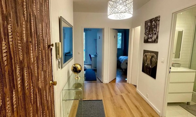 Aulnay-sous-Bois Wohnung | A luxury room very close to Paris, CDG Airport, and Parc des Expositions