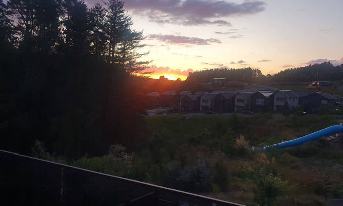 Orewa Haus | A magic place for this summer , a very peacefull place , 5 min to Orewa beach .