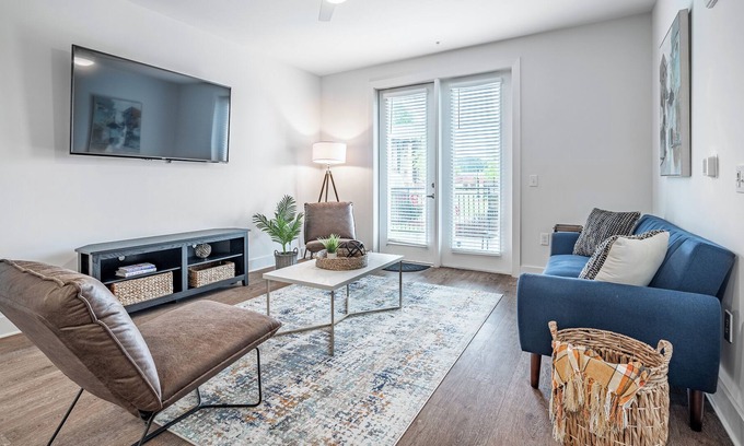 Peachtree Corners Wohnung | A Modern Stay near I-85,I-285,and I-400