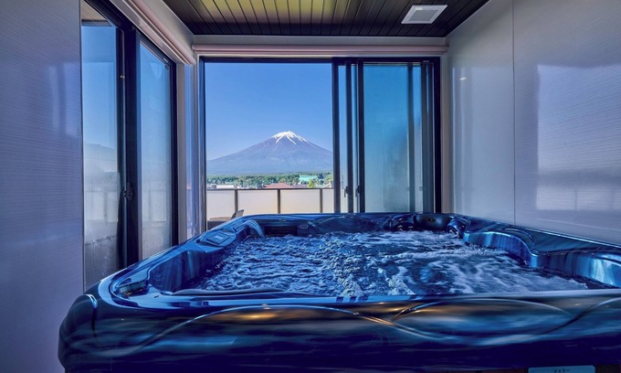 Fujikawaguchiko Haus | A newly built villa with a jacuzzi where you can e / Minamitsurugun Yamanashi