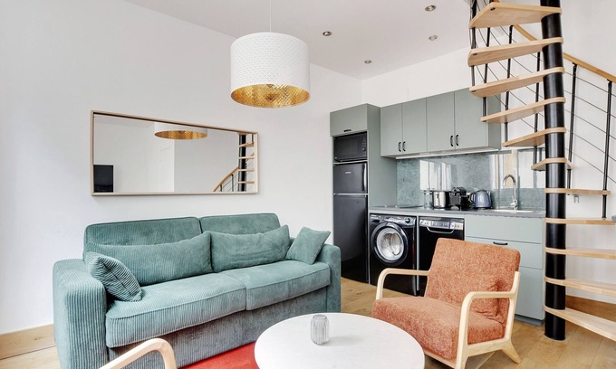 Quartier des Grandes-Carrieres Wohnung | A Nice Duplex in Montmartre