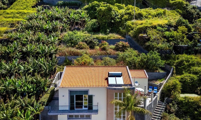 Tabua Haus | A peaceful, relaxing place with privileged view of the sea.