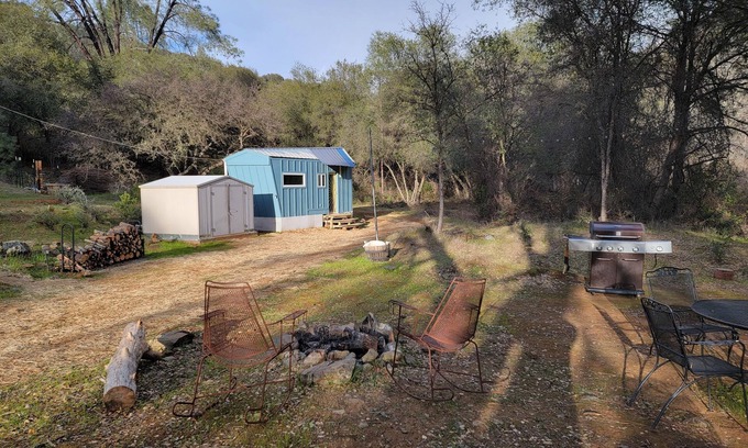 Smartville Haus | A perfect getaway surrounded by nature and close to town