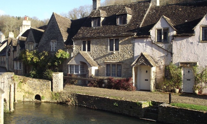 Castle Combe Hütte | Ein malerischer 15. Jahrhundert dreistöckige Stein Hütte ist voll ausgestattet und möbliert