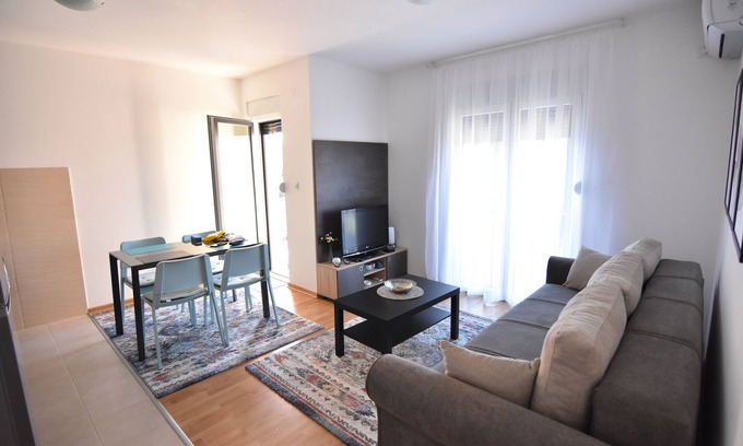 Vrnjacka Banja Wohnung | A pleasant apartment located 7-8 minutes' walk from the central park.
