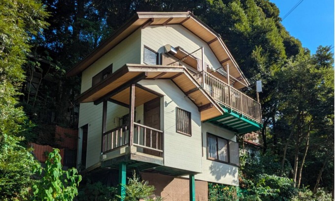 Ine Haus | A quiet house in the mountains. It is an 8-minute drive from the boathouse at Ine and a 25-minute drive from Amanohashidate. There is also a swimming beach nearby.