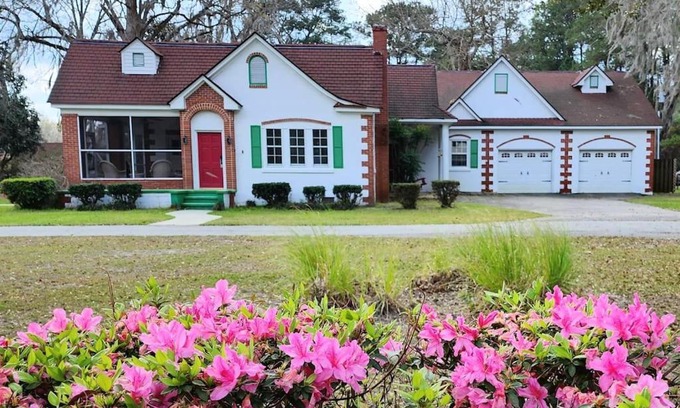 Midway Haus | A retro rejuvenation