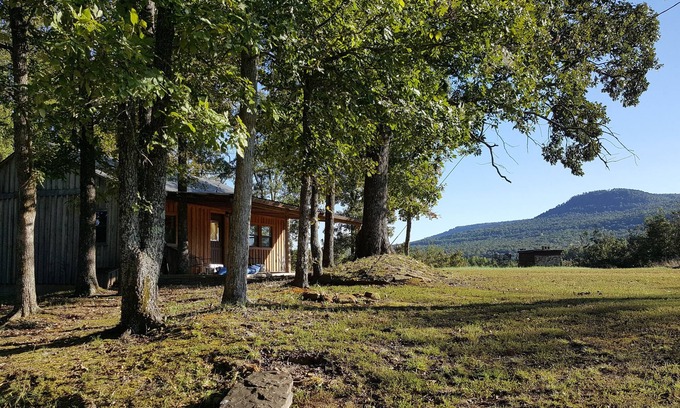 Saint Joe Kabine | Eine abgelegene Hütte auf dem Buffalo Nation Fluss mit schöner Aussicht und Tierwelt.