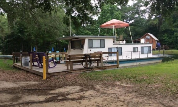 Bogalusa Bootsverleih | A Shore Bet Houseboat