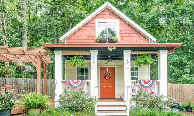 Lithia Springs Hütte | Suburban Cottage in Georgia