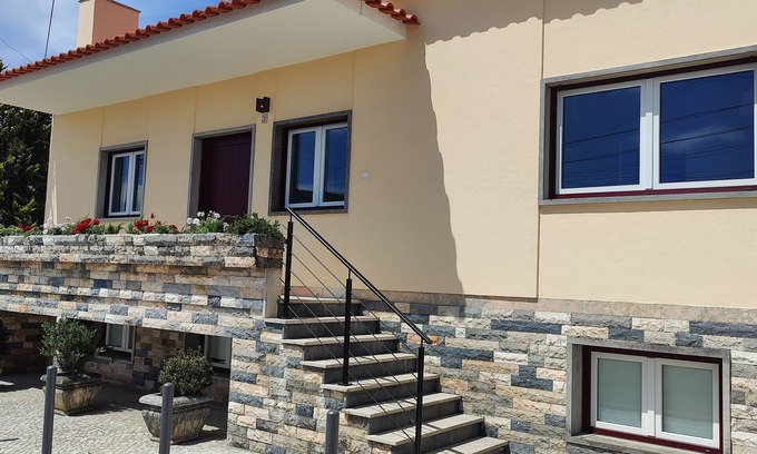 Benedita Haus | A sunny house with a large terrace and sea views!